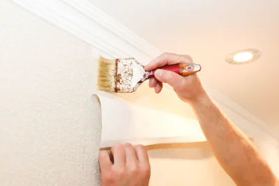 Pose de papier peint à Elven — revêtements muraux et toiles de verre